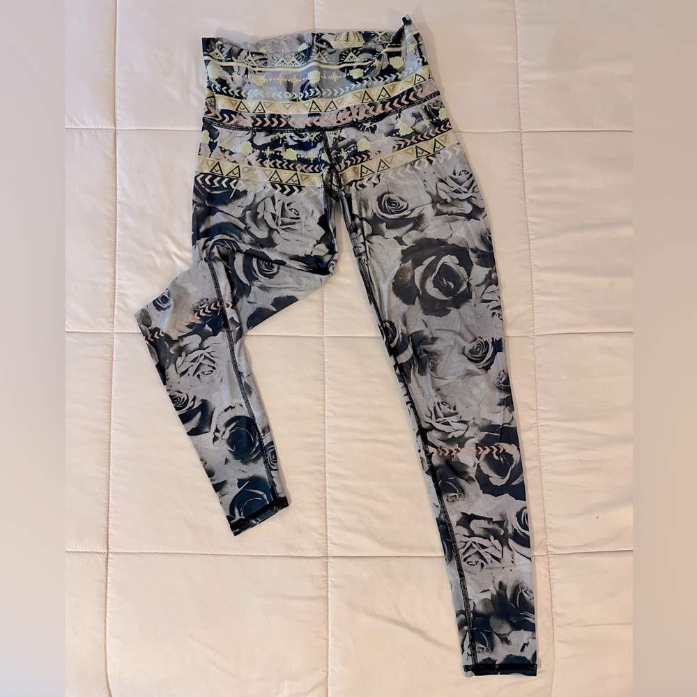 Teeki Geometric Rose Leggings